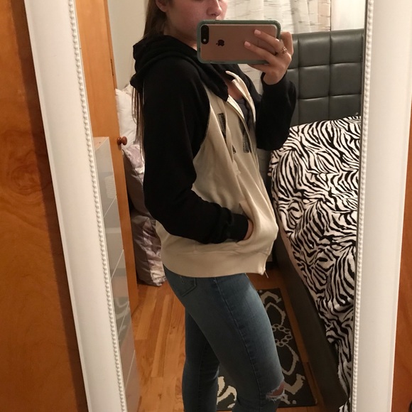 Victoria’s Secret PINK zip up hoodie - Picture 3 of 4